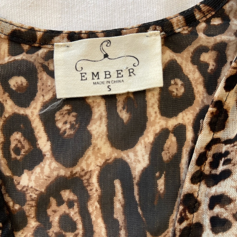 Animal Print Light Blouse with Rouching or No Rouching Pull - Picture 10 of 14